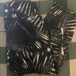 Old navy cropped leggings